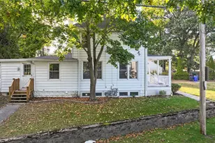 916 Bullocks Point Ave, East Providence, RI 02915 - Photo 5