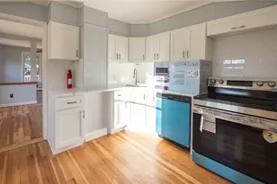 916 Bullocks Point Ave, East Providence, RI 02915 - Photo 13