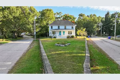 916 Bullocks Pt Avenue, East Providence, RI 02915 - Photo 3
