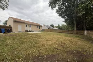 143 Poplar Dr, Cranston, RI 02920 - Photo 3