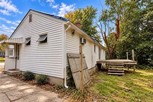 89 Cushing Rd, Warwick, RI 02888 - Photo 3