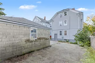 169 10th St, Providence, RI 02906 - Photo 37