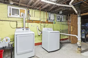 169 10th St, Providence, RI 02906 - Photo 27