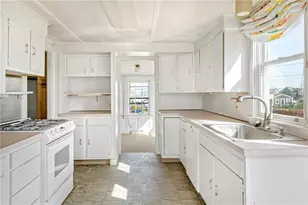 1127 Succotash Rd, Narragansett, RI 02882 - Photo 19