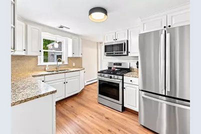 329 Maple Street, Warwick, RI 02888 - Photo 7