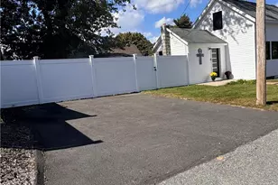 82 Middle St, East Providence, RI 02915 - Photo 5
