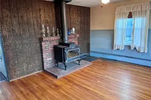 22 Lorraine Ave, Coventry, RI 02816 - Photo 5