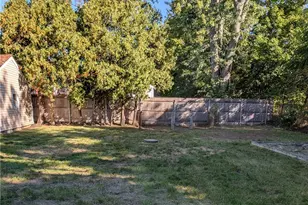 46 Errol St, Warwick, RI 02888 - Photo 5