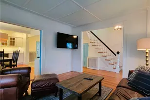 19 Carroll Ave, Newport, RI 02840 - Photo 7