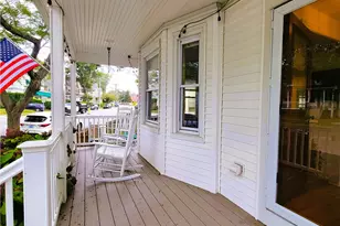 19 Carroll Ave, Newport, RI 02840 - Photo 3