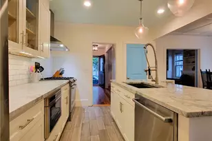 19 Carroll Ave, Newport, RI 02840 - Photo 17