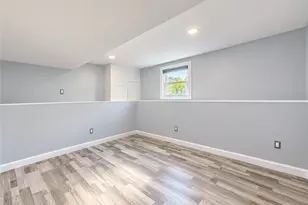 76 Verdant Dr, Cranston, RI 02920 - Photo 17