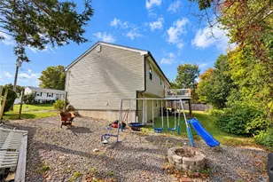 76 Verdant Dr, Cranston, RI 02920 - Photo 21