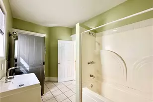 137 Sutton St, Providence, RI 02903 - Photo 29