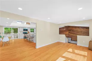 327 Shamrock Dr, Warwick, RI 02886 - Photo 5