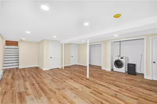 327 Shamrock Dr, Warwick, RI 02886 - Photo 21
