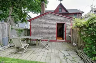 300 Broadway Ave, Newport, RI 02840 - Photo 37