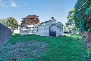 7 Belvedere St, Johnston, RI 02919 - Photo 7