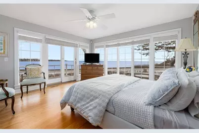 124 Memorial Boulevard, Newport, RI 02840 - Photo 25