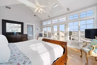 124 Memorial Boulevard, Newport, RI 02840 - Photo 15
