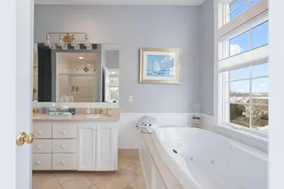 124 Memorial Boulevard, Newport, RI 02840 - Photo 17
