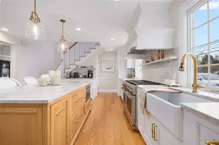 124 Memorial Blvd, Newport, RI 02840 - Photo 5