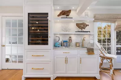 124 Memorial Boulevard, Newport, RI 02840 - Photo 9