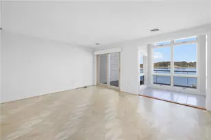 9 Poppasquash Rd, Bristol, RI 02809 - Photo 7