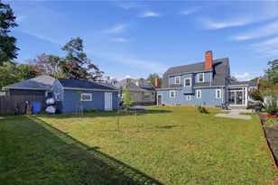 28 Moorland Ave, Cranston, RI 02905 - Photo 5