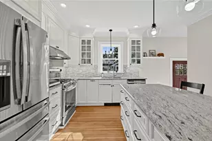 28 Moorland Ave, Cranston, RI 02905 - Photo 7