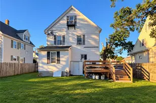 27 Crescent Rd, Pawtucket, RI 02861 - Photo 9