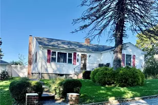 52 Grinnell Ave, Tiverton, RI 02878 - Photo 1