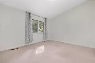 203 Dean Ridge Ct, Cranston, RI 02920 - Photo 27