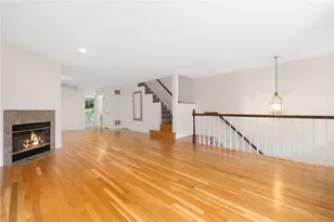 203 Dean Ridge Ct, Cranston, RI 02920 - Photo 5