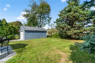 77 Cliff Dr, Bristol, RI 02809 - Photo 41
