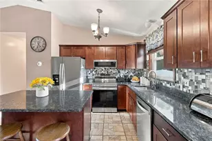 17 Brook St, West Warwick, RI 02893 - Photo 3