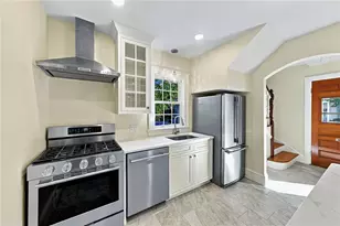 20 Nisbet St, Providence, RI 02906 - Photo 13
