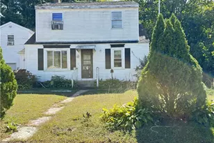 62 Hancock Dr, North Kingstown, RI 02852 - Photo 1