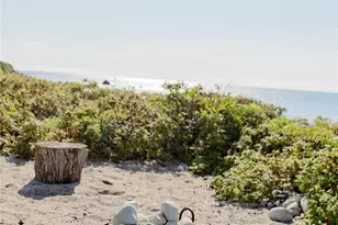 31 Beach Dr, Little Compton, RI 02837 - Photo 9