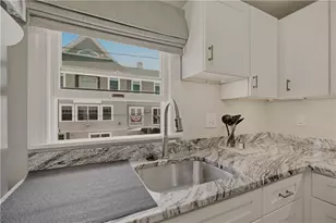 629 Thames St, Newport, RI 02840 - Photo 7
