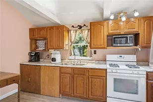 594 Victory Hwy, Burrillville, RI 02839 - Photo 5