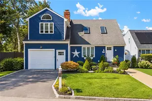 22 King Phillip St, Portsmouth, RI 02871 - Photo 1
