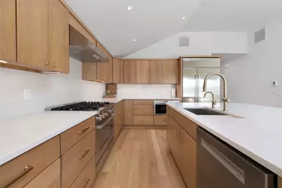 76 Warren Avenue, Middletown, RI 02842 - Photo 9