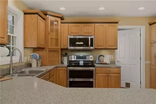 69 Carriage Dr, Portsmouth, RI 02871 - Photo 9