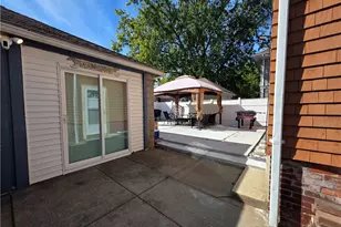 38 Wildwood Ave, Providence, RI 02907 - Photo 5