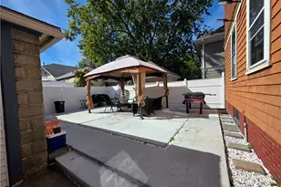 38 Wildwood Ave, Providence, RI 02907 - Photo 31