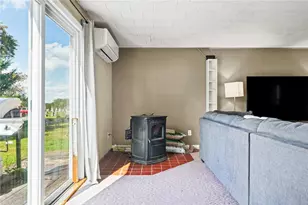 12 Freemont St, West Warwick, RI 02893 - Photo 17
