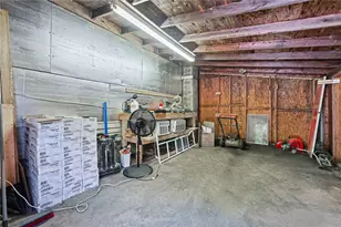 12 Freemont St, West Warwick, RI 02893 - Photo 35