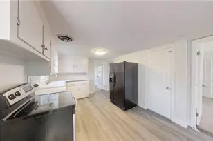425 Hope Rd, Cranston, RI 02921 - Photo 17