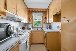 140 Hamilton St, Woonsocket, RI 02895 - Photo 13